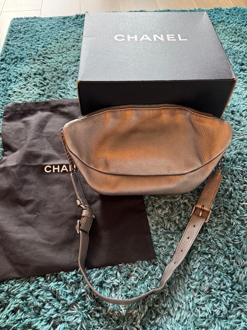 箱無しで大特価‼️CHANEL シルバー キルティングショルダーバッグ