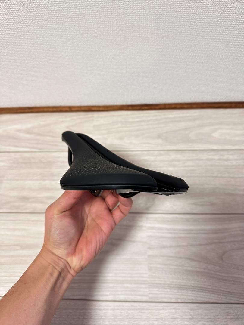 ボントレガー Aeolus Comp サドル 145mm