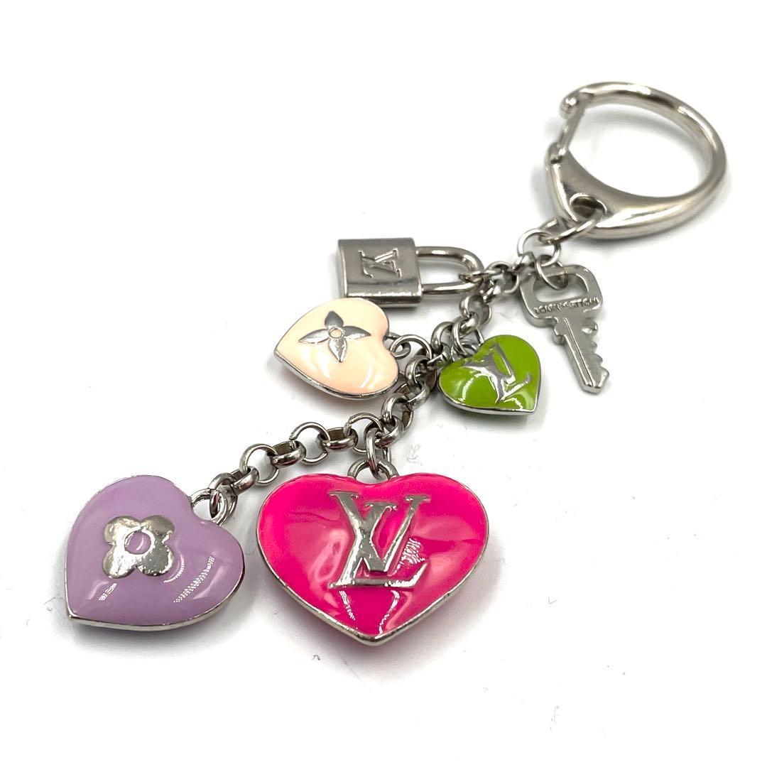 《超美品》ルイヴィトン キーホルダー チャーム ハート カデナ マルチカラー