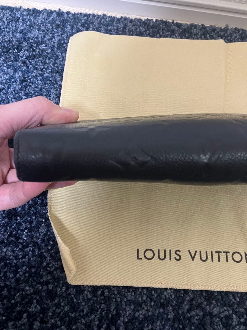 ルイヴィトン　ジッピーウォレット