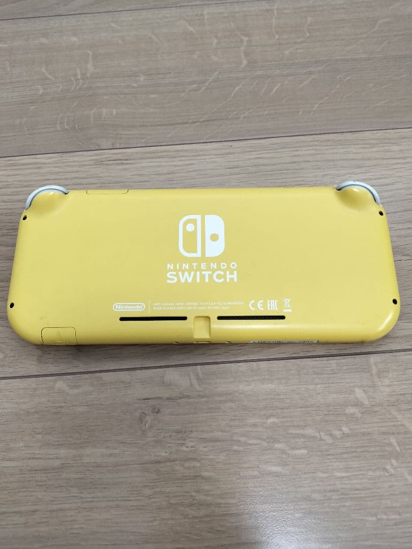 スイッチライト　イエロー