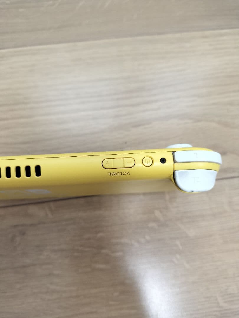 スイッチライト　イエロー