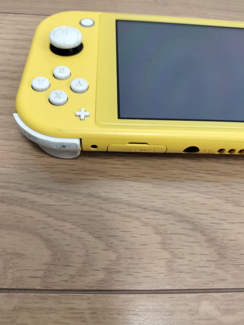 スイッチライト　イエロー