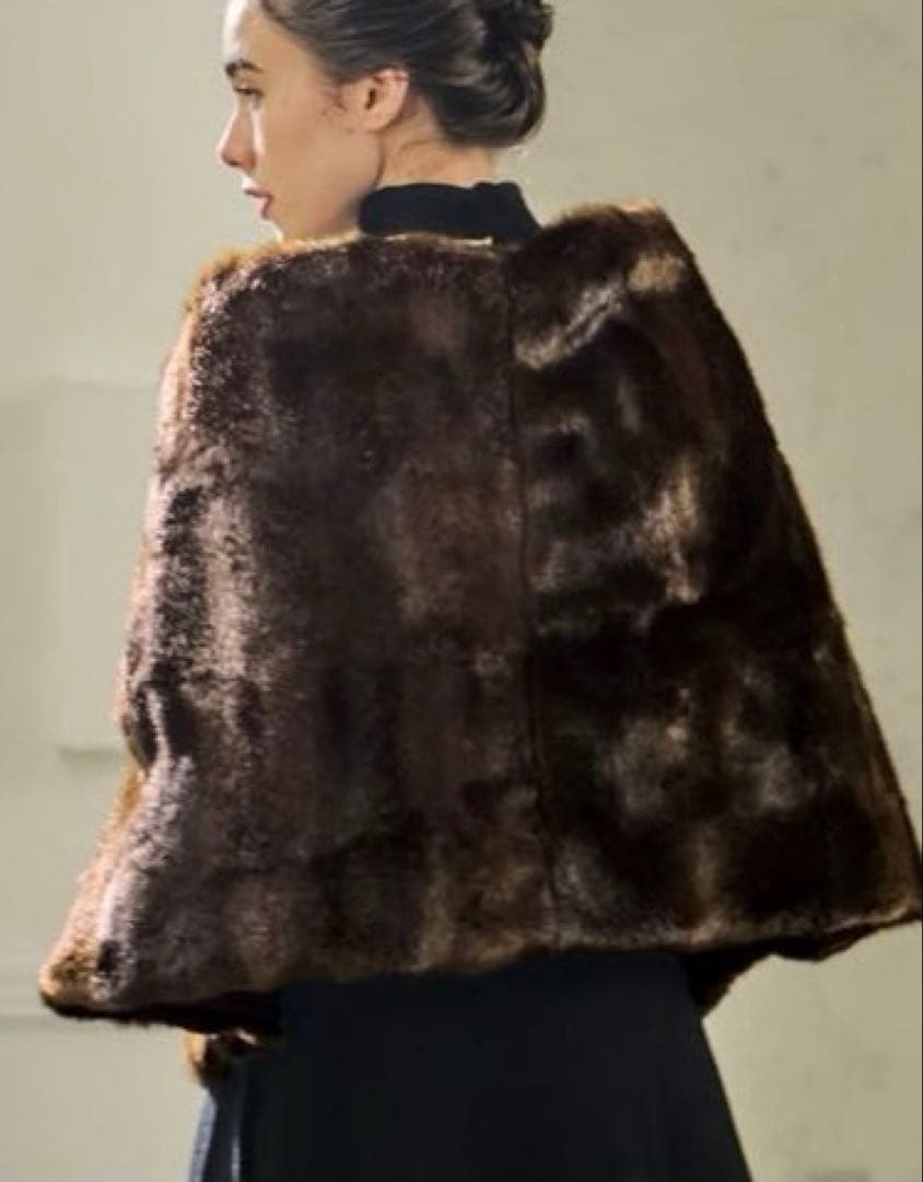 【タグ付き未使用】定価19800JENNEフェイクミンク中綿ケープ