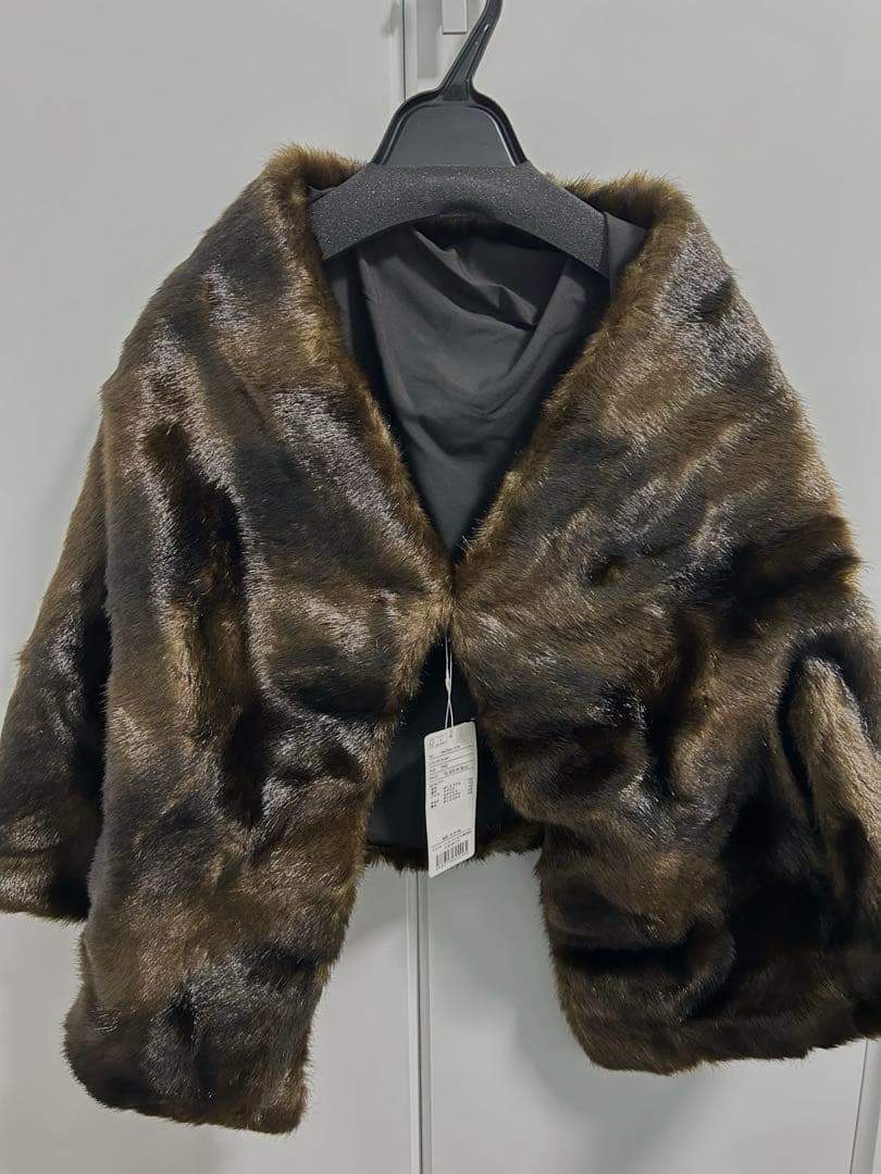 【タグ付き未使用】定価19800JENNEフェイクミンク中綿ケープ