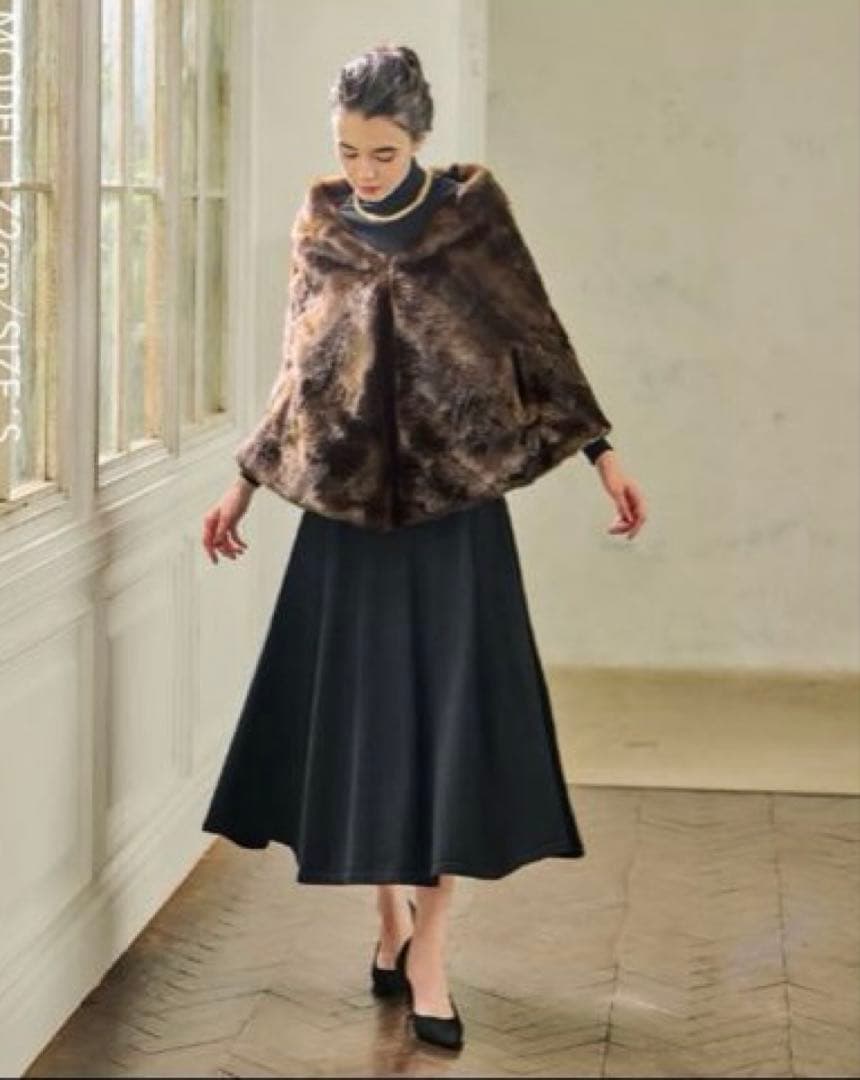 【タグ付き未使用】定価19800JENNEフェイクミンク中綿ケープ