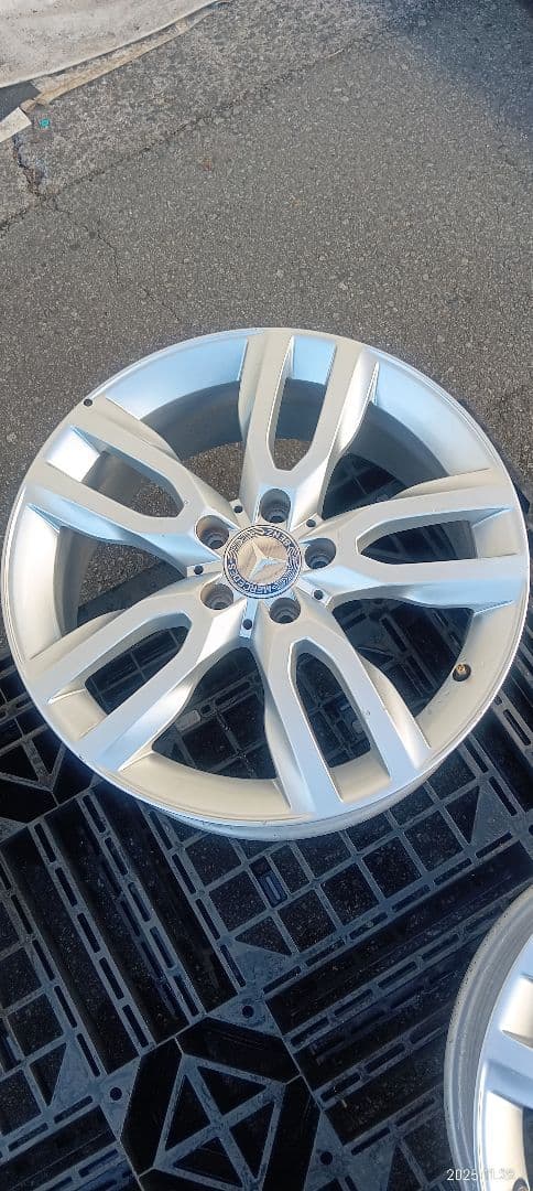 メルセデスベンツGLA 18インチ シルバーホイール 4本セット