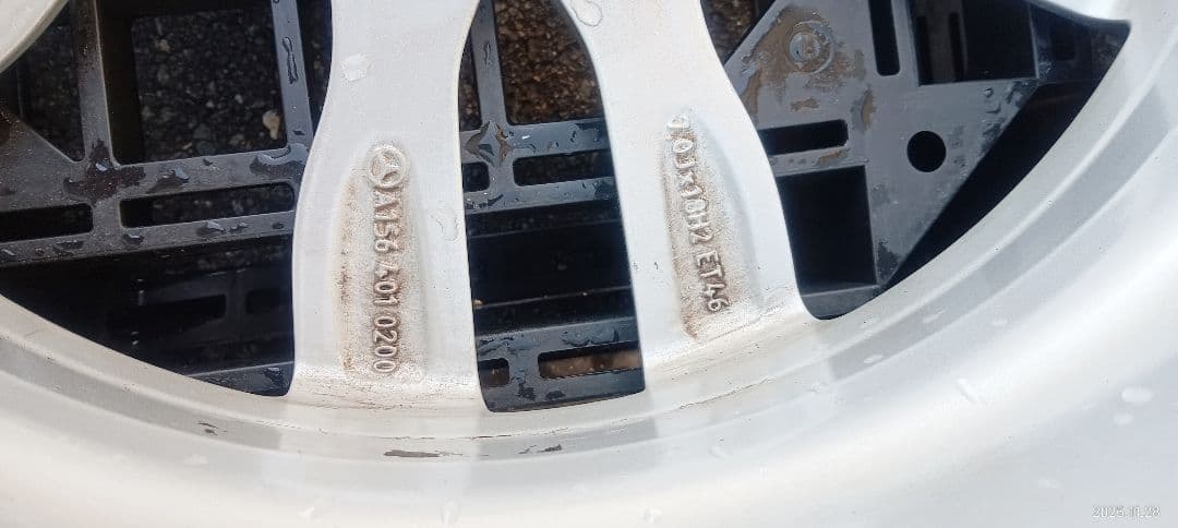 メルセデスベンツGLA 18インチ シルバーホイール 4本セット