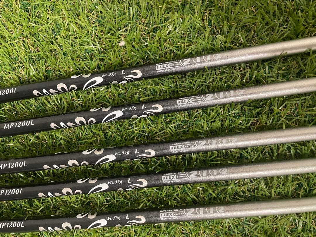 ゼクシオ12 レディースアイアン 5本 エクリュホワイト フレックスL