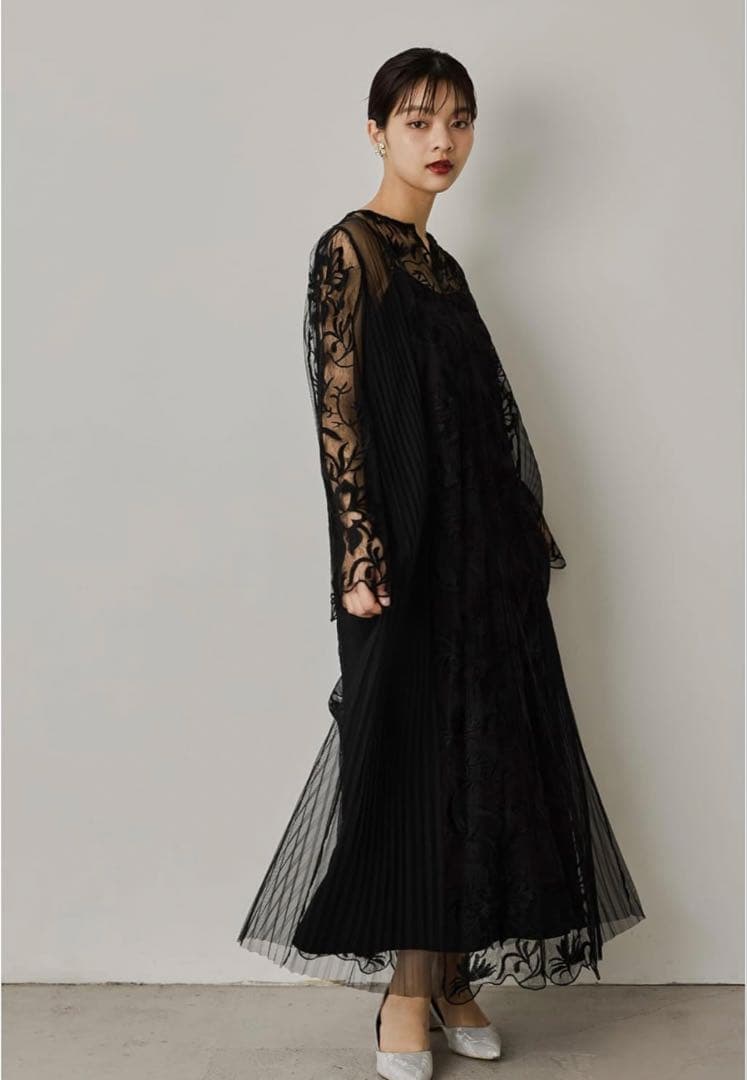 niana　マタニティ可　ブラックレース　パーティードレス