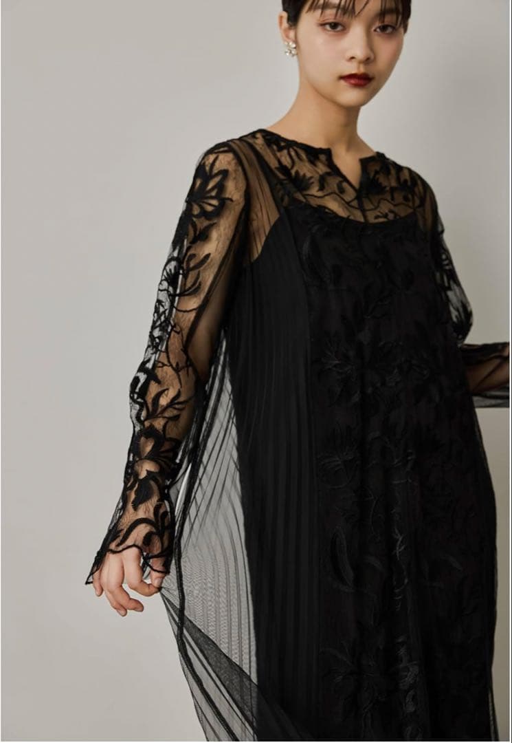 niana　マタニティ可　ブラックレース　パーティードレス