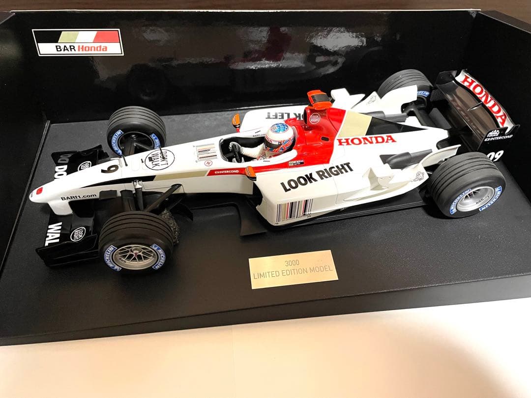 【最終値下げ】3000個限定モデル F1 ミニチャンプス　1/18 バトン
