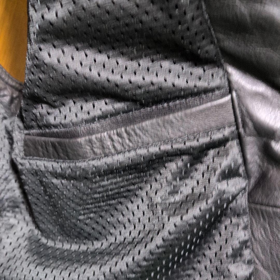 Harley-Davidson 本革 ノースリーブベスト。