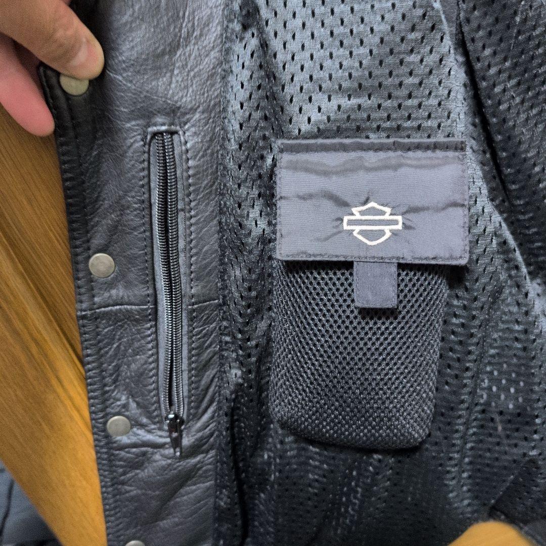 Harley-Davidson 本革 ノースリーブベスト。
