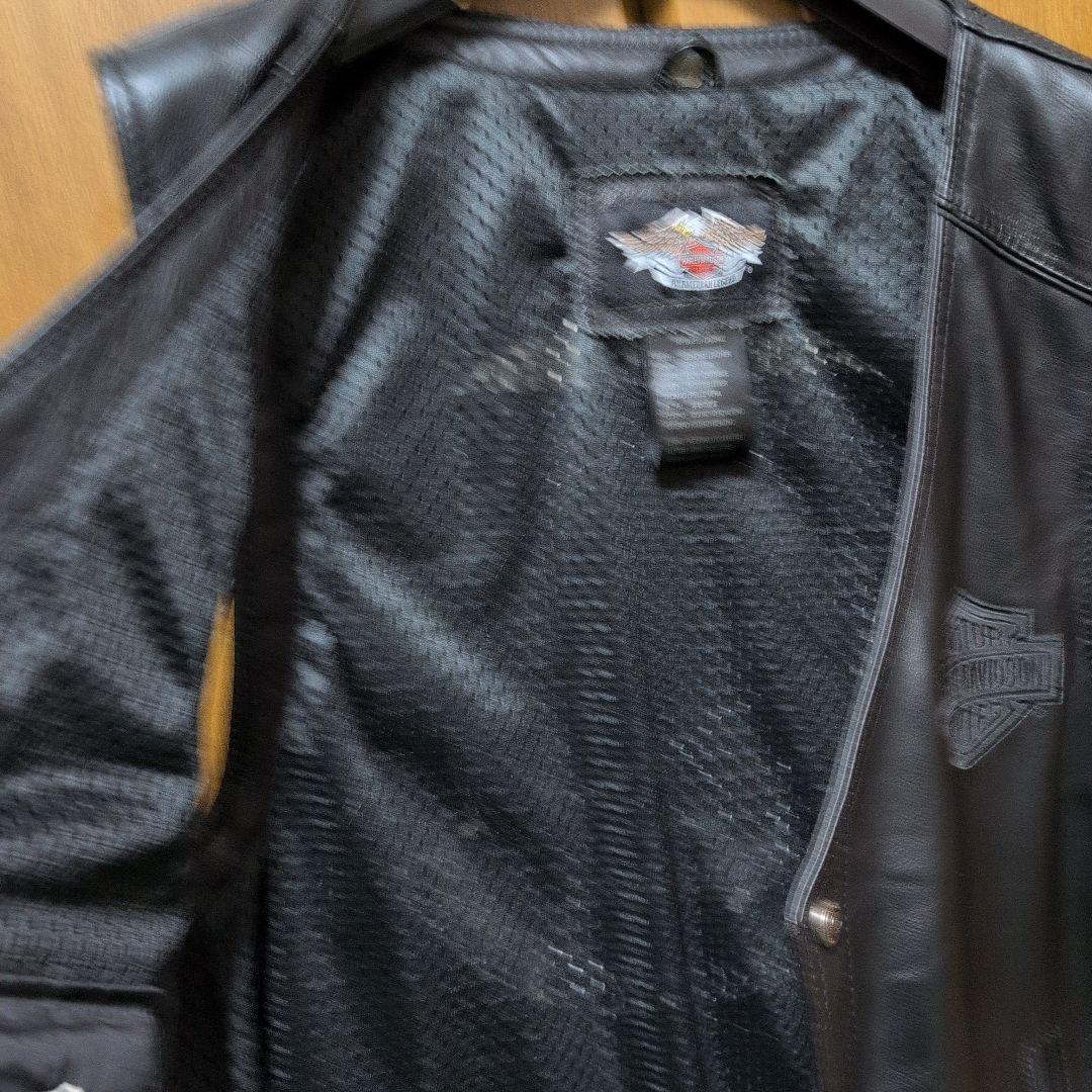Harley-Davidson 本革 ノースリーブベスト。