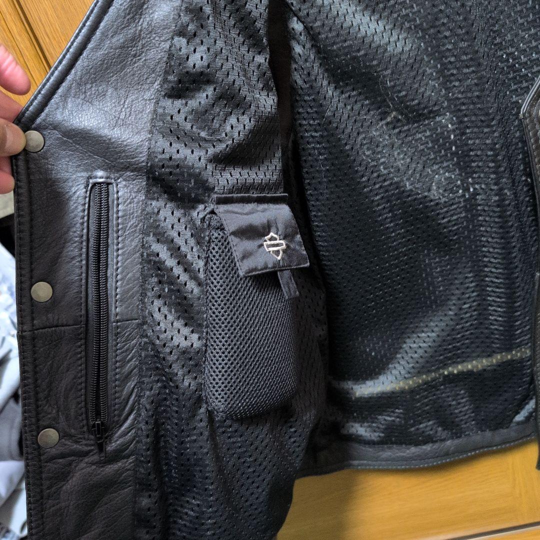 Harley-Davidson 本革 ノースリーブベスト。