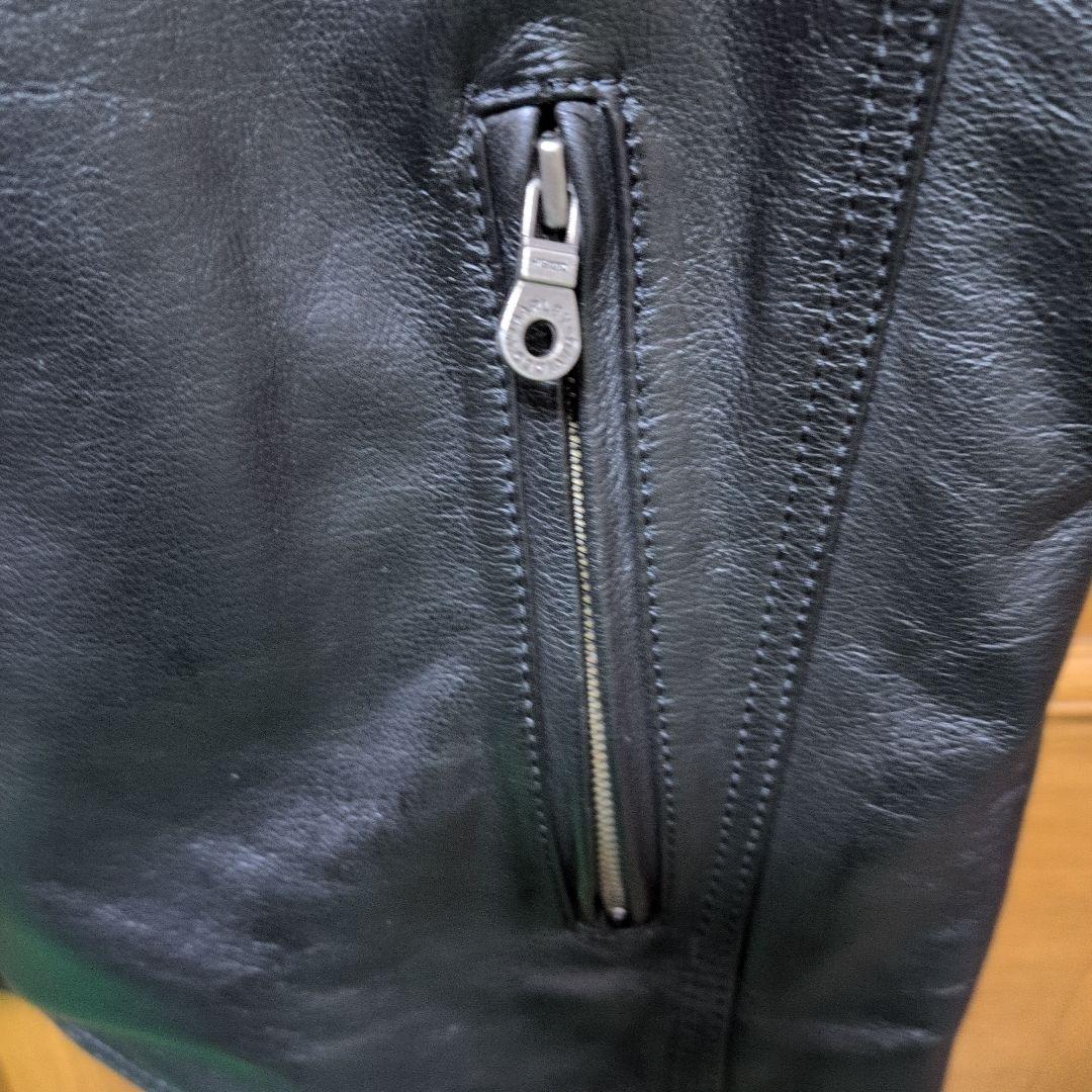 Harley-Davidson 本革 ノースリーブベスト。