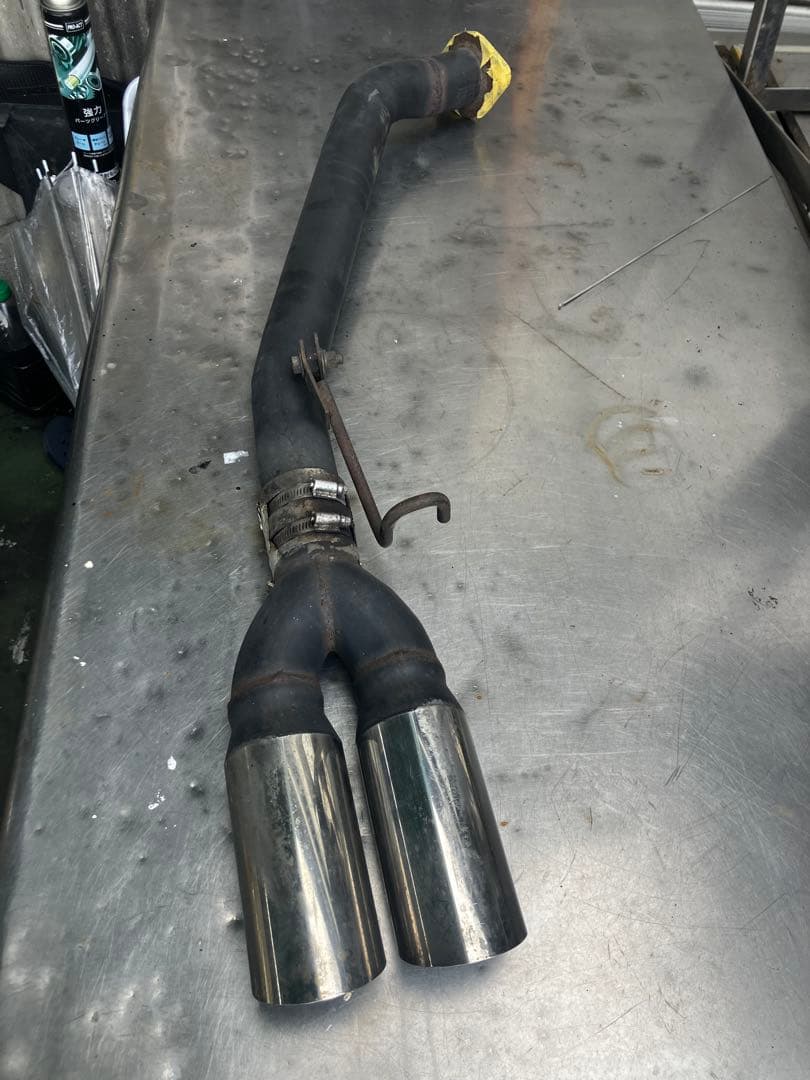 17クラウンマジェスタ　デュアルマフラー