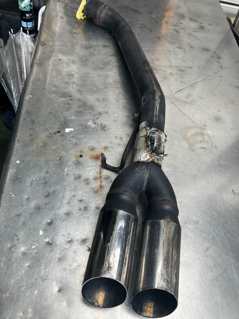 17クラウンマジェスタ　デュアルマフラー