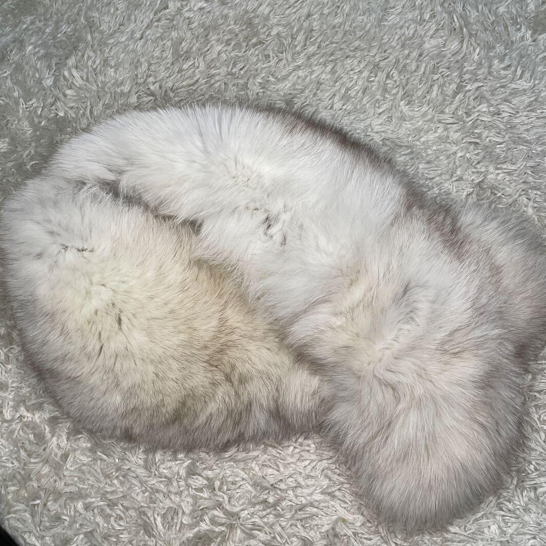 極美品✨ SAGAFOX 高級白銀ブルーフォックスショール 本毛皮 白系