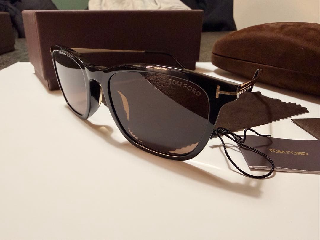 トムフォード　TOM FORD FT0625F 01E 56