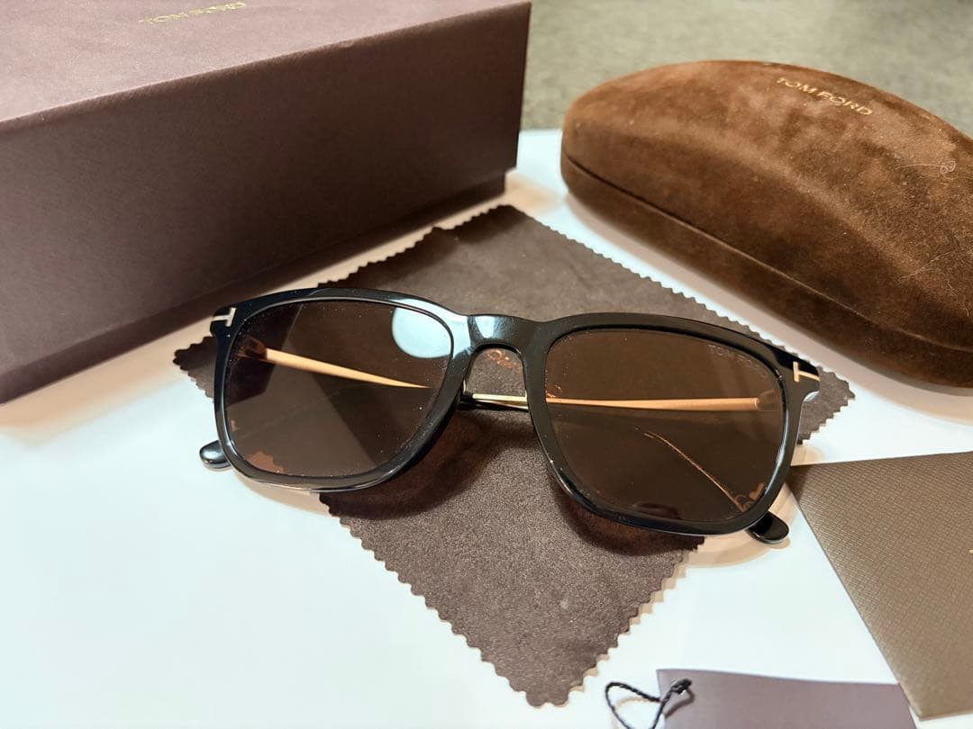 トムフォード　TOM FORD FT0625F 01E 56