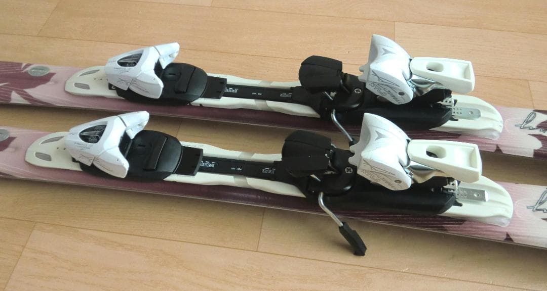 ■■送料無料■ATOMIC■女性用スキーセット■142/24-24.5■WAX■