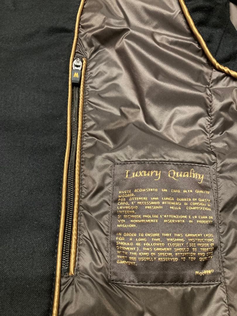 ト*モ様 ほぼ未使用MOORER ダウンベスト 44 黒 OLIVER-L ウー
