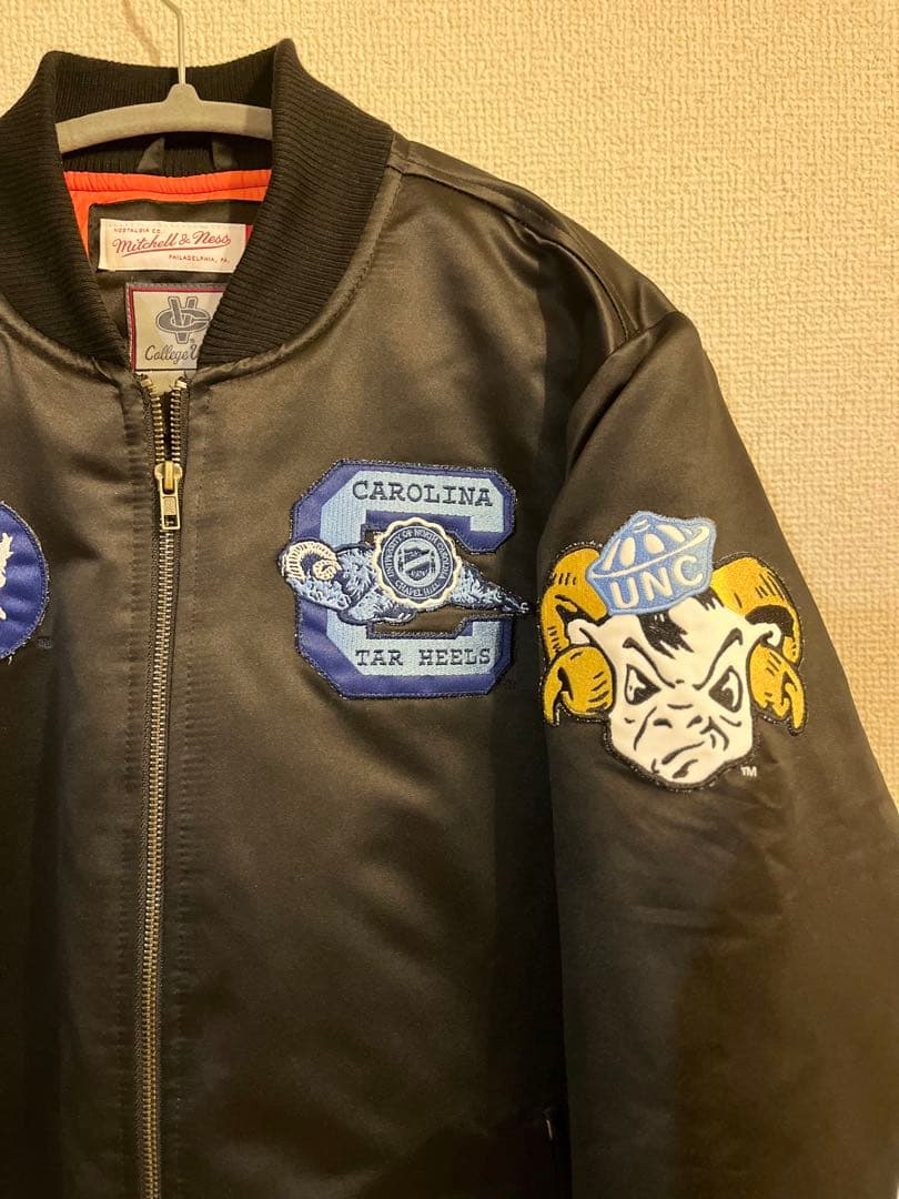 ジャケット・アウター mitchell&nessNorthCarolinaStadium Jumper