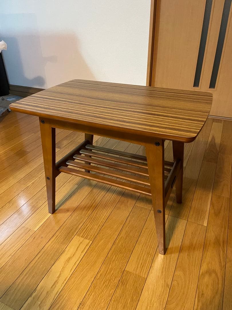 カリモク60　リビングテーブル小　ウォールナット　サイドテーブル