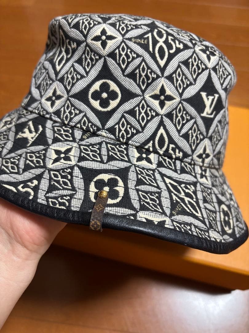 ルイ・ヴィトン バケットハット モノグラム柄Mサイズ
