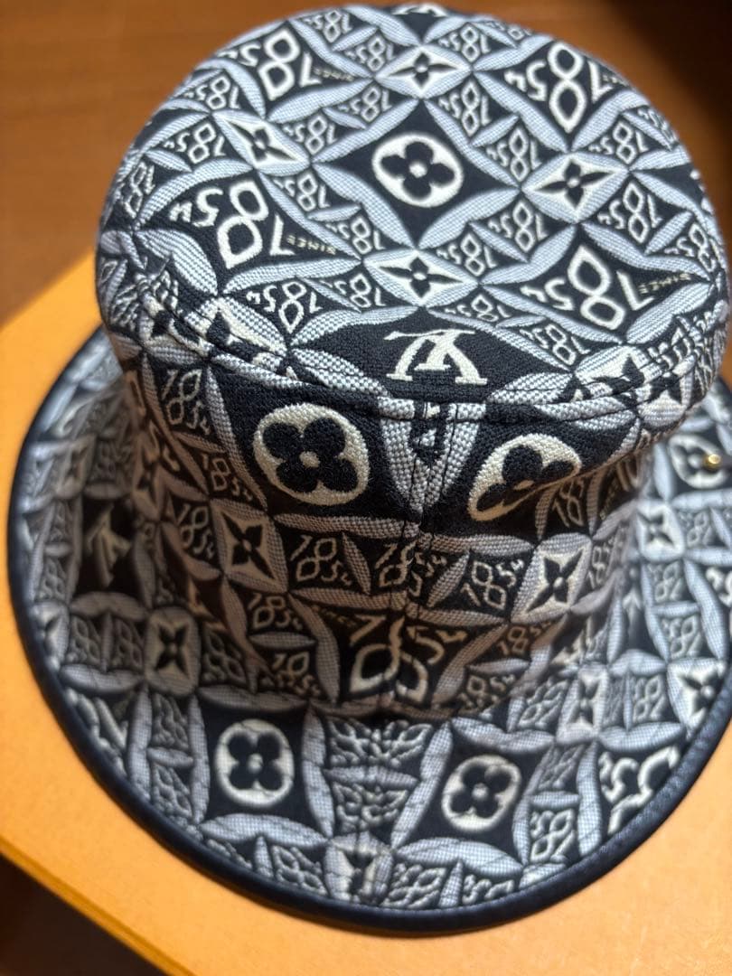 ルイ・ヴィトン バケットハット モノグラム柄Mサイズ