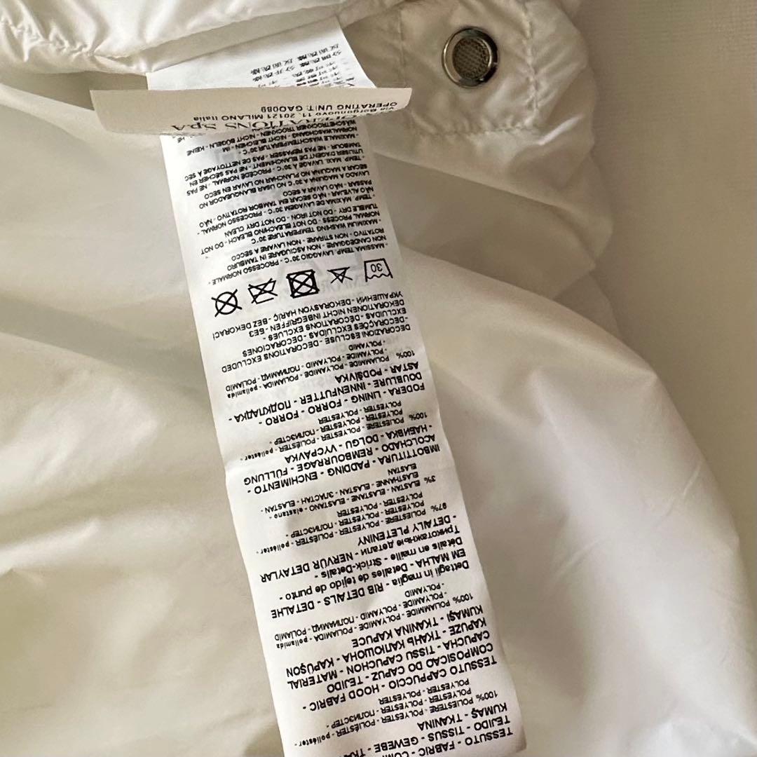 EA7 Emporio Armani ホワイト ジャンパー　EA7模様で高見え♡