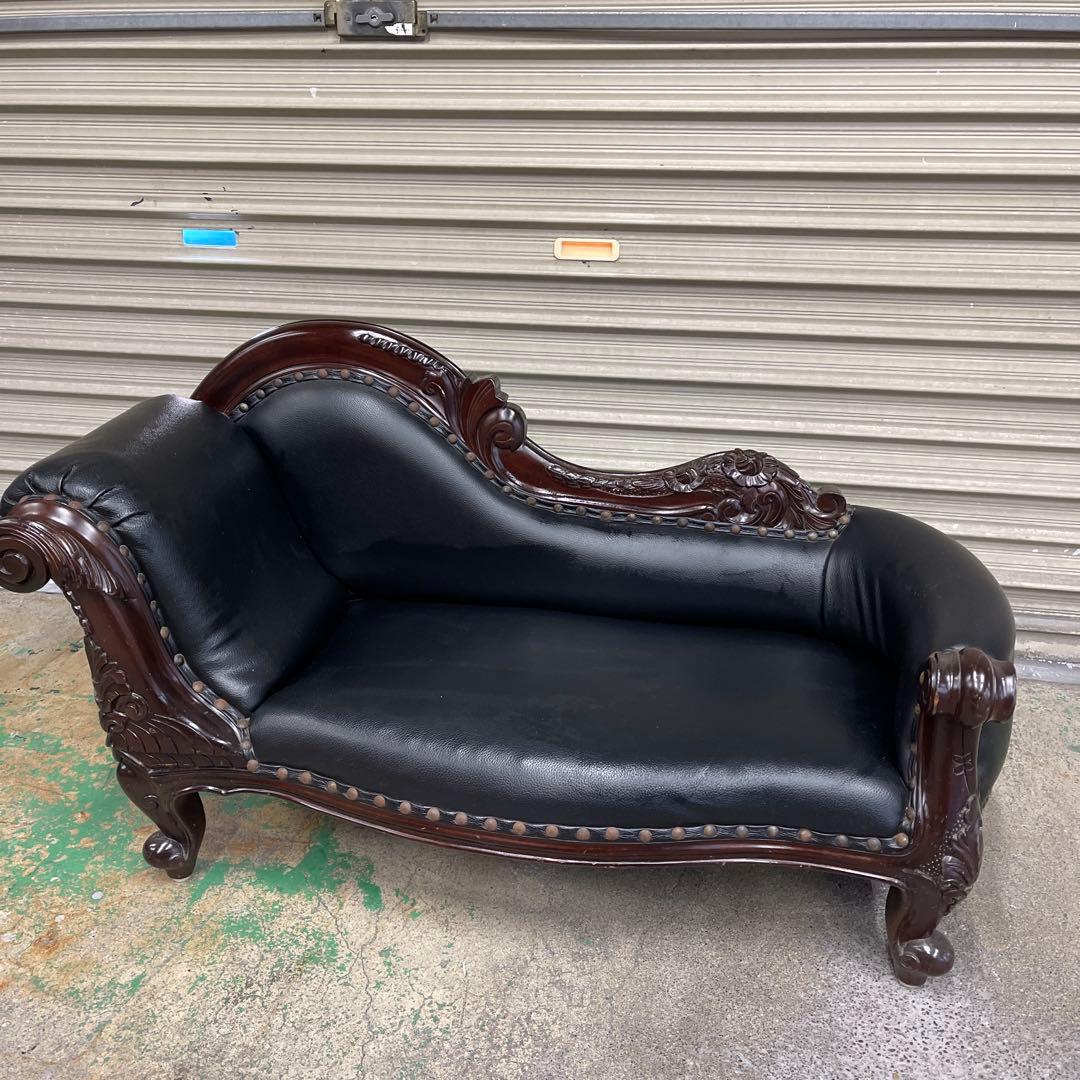 バロックスタイル 黒レザーソファ