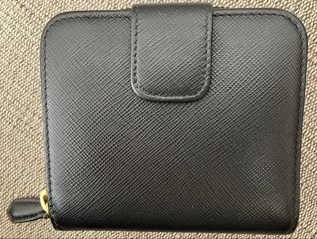 PRADA サフィアーノ レザー 二つ折り財布 トライアングル 三角ロゴ