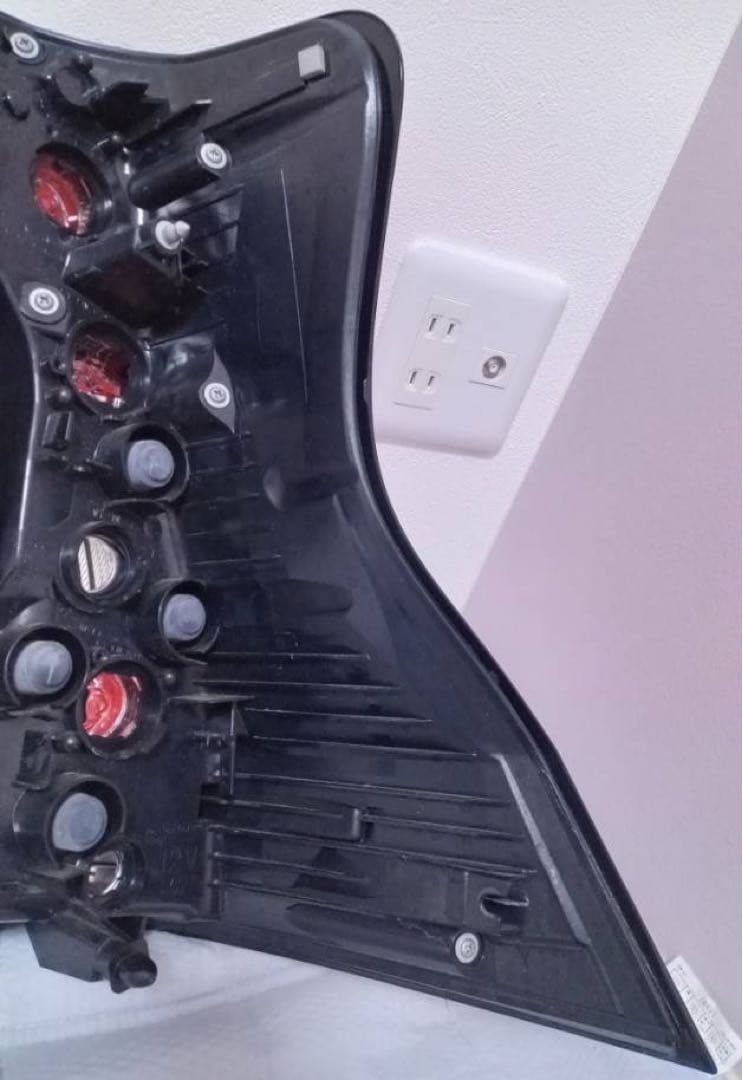 プラド150系後期純正テールランプ（左側のみ）