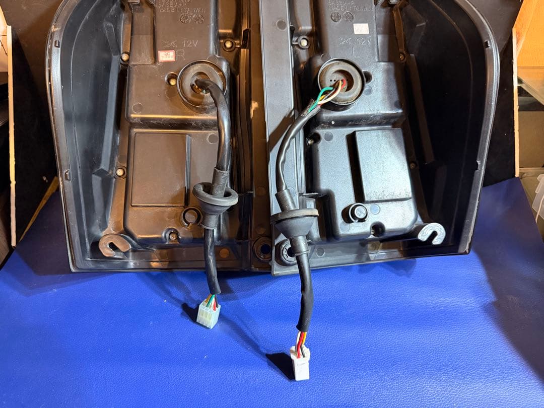 タントカスタム　la600s クリスタルアイ　フルLEDテール左右セット