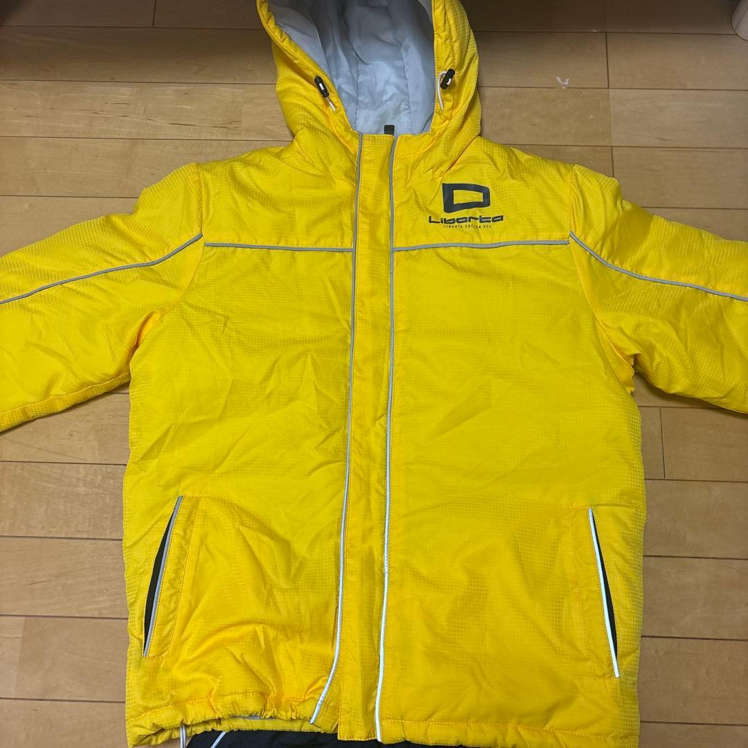 超美品リベルタサッカースクール　ウインドブレーカー上下セット　150cm