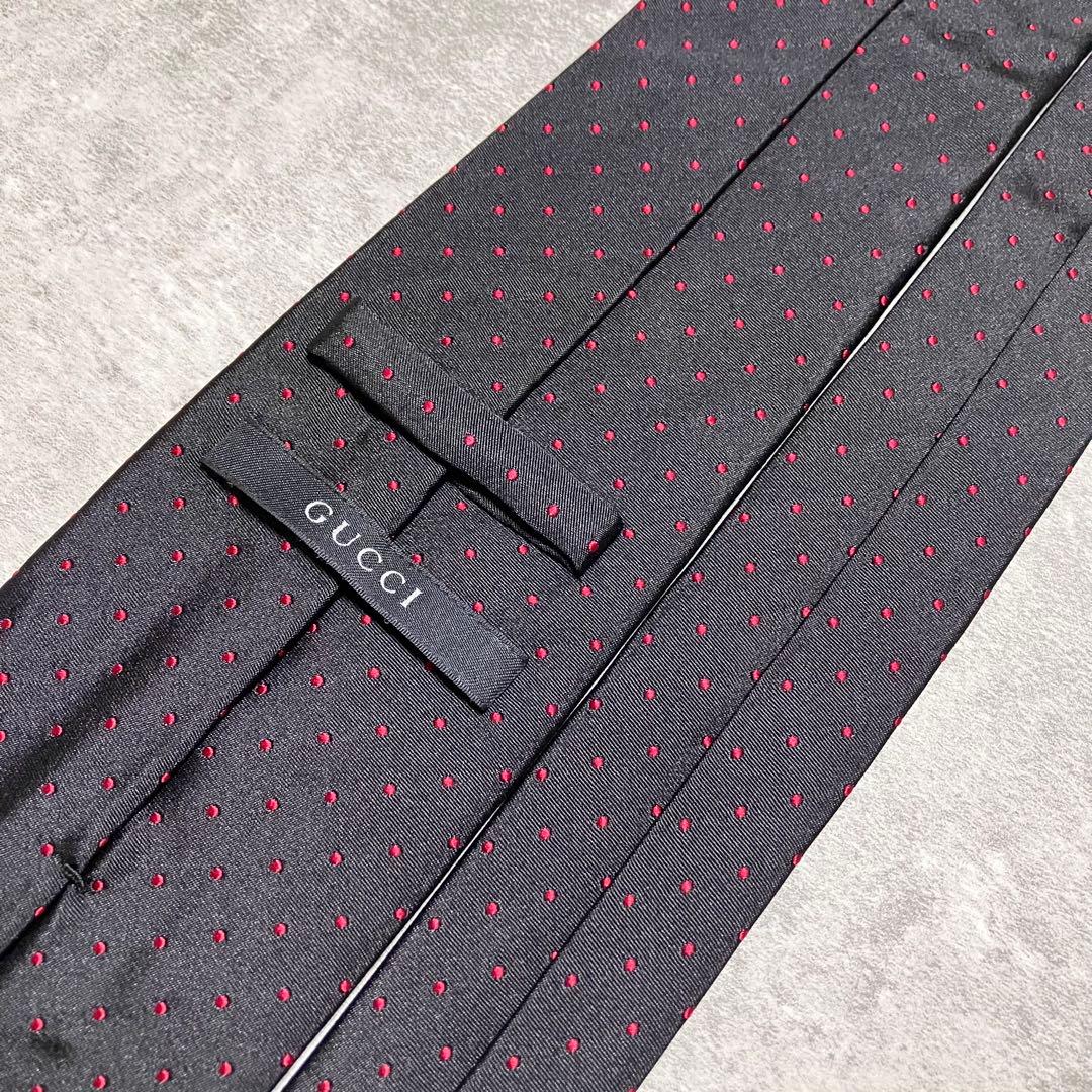 未使用に近い　GUCCI ネクタイ　シルク　ドット　水玉柄　ブラック × レッド
