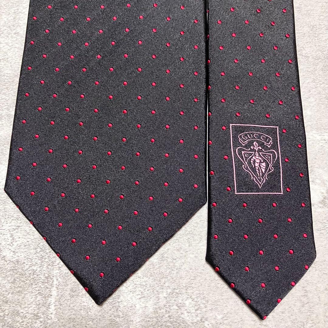 未使用に近い　GUCCI ネクタイ　シルク　ドット　水玉柄　ブラック × レッド