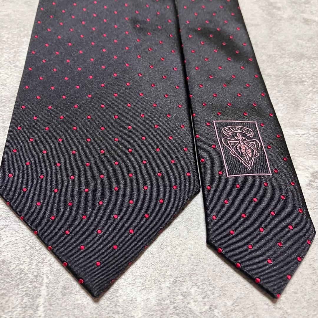 未使用に近い　GUCCI ネクタイ　シルク　ドット　水玉柄　ブラック × レッド