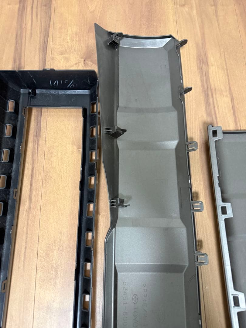 トヨタランドクルーザー250VX 純正パーツ5点セット