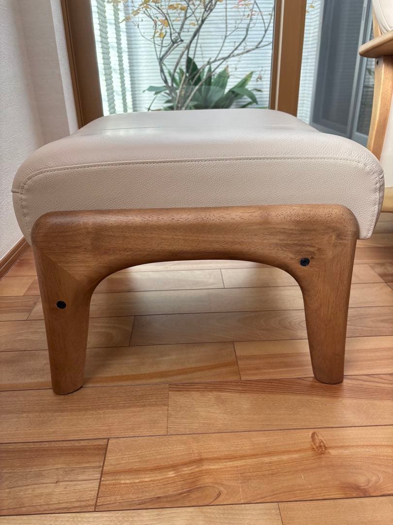 スツール　クリーム色　カリモク家具　日本製