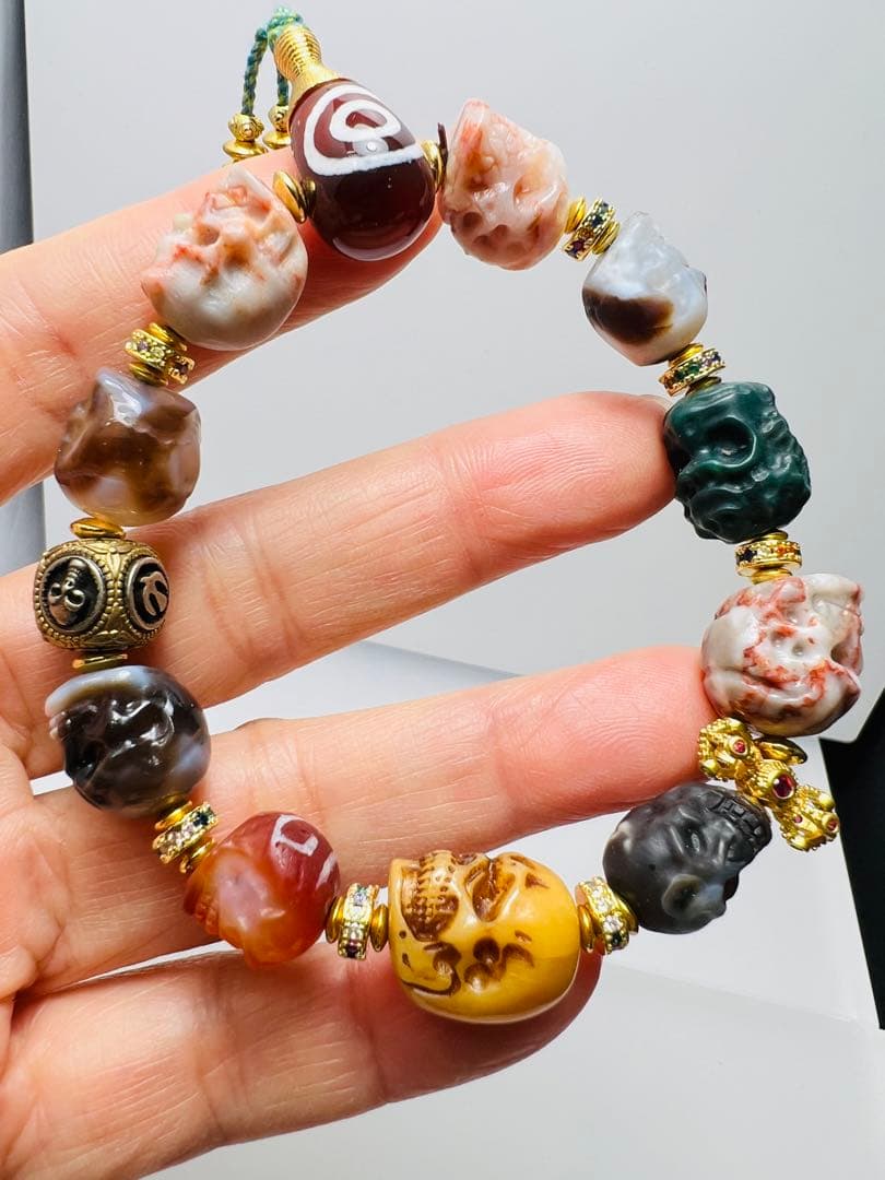 天然石スカル！力強く、守護・再生・引き寄せをテーマにしたブレスレット