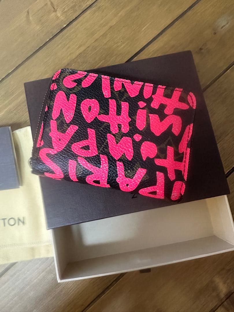 ルイヴィトン　ジッピーパースケース　モノグラムグラフィティ