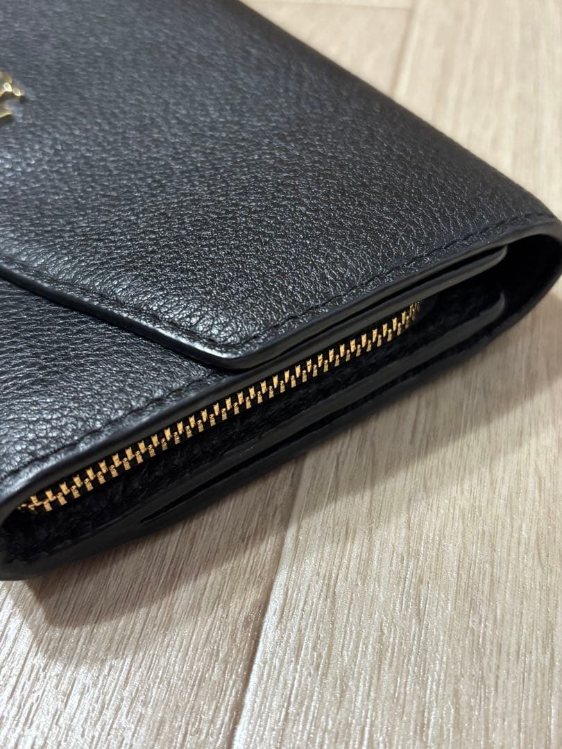 TORY BURCH HSPO37 長財布 エンブレム付き ターンロック