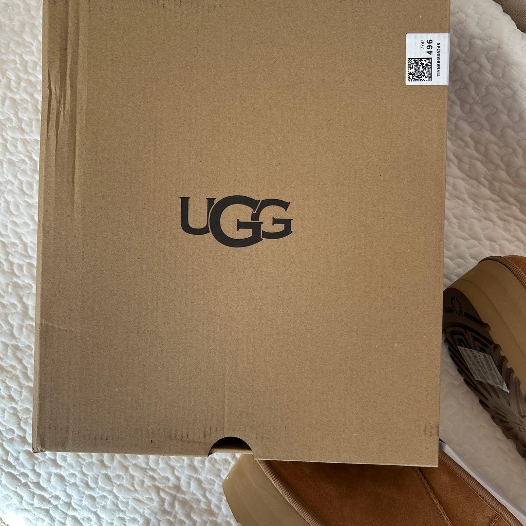 大人気！【新品】24cm UGG 厚底ムートンブーツ　クラシック ウルトラ ミニ