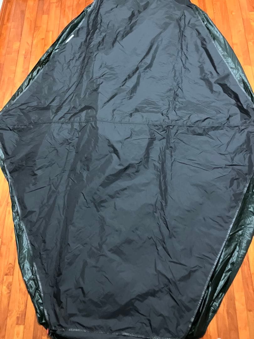 ヒルバーグ　エナン　グリーン　フットプリント付き