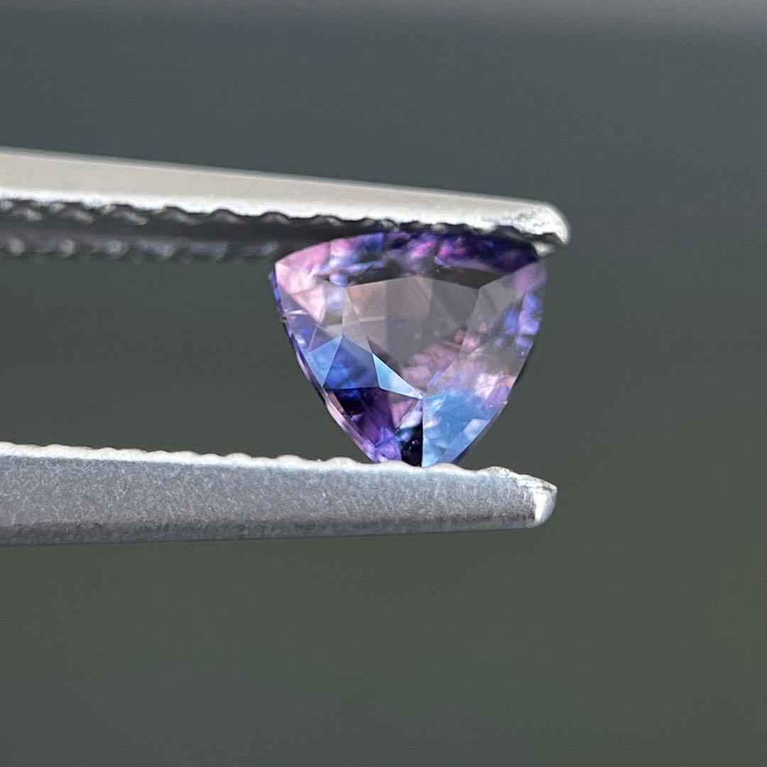 スリランカ産非加熱天然バイオレットサファイアルース