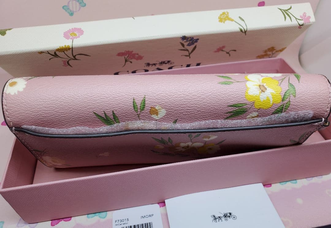 ちゃま✧*。♡COACH♡チャーム付き長財布♡花柄ピンク♡コーチ